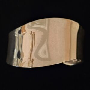 STERLING SILVER ELEGANT WAVE CUFF BRACELET